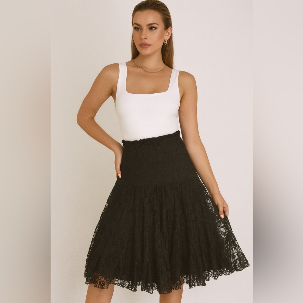 Solitaire Black‎ Lace Tiered Skirt Sz. M
